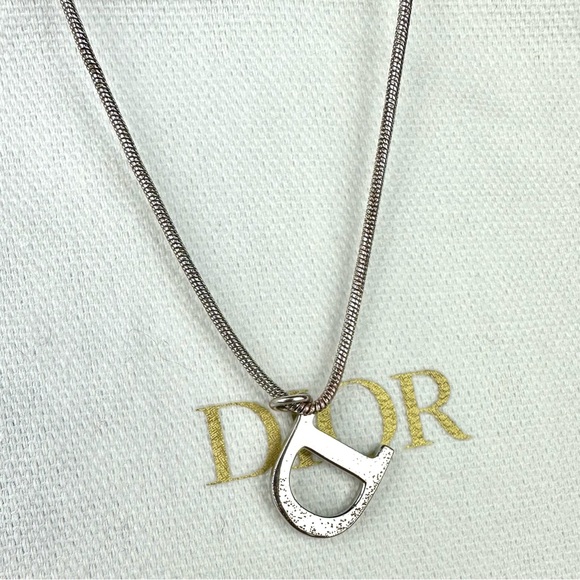Christian Dior Silver Necklace with pendant. Vintage preowned. GREAT GIFT! - Picture 4 of 6